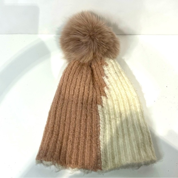 Other - Pompom hat